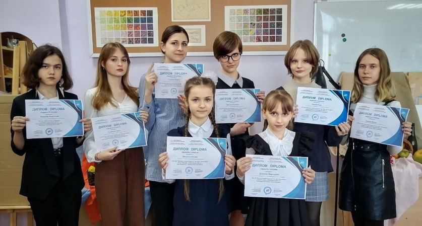 Учащиеся детской школы искусств им. В.В. Толкуновой приняли участие в международном конкурсе юных художников"Я нарисую мир"