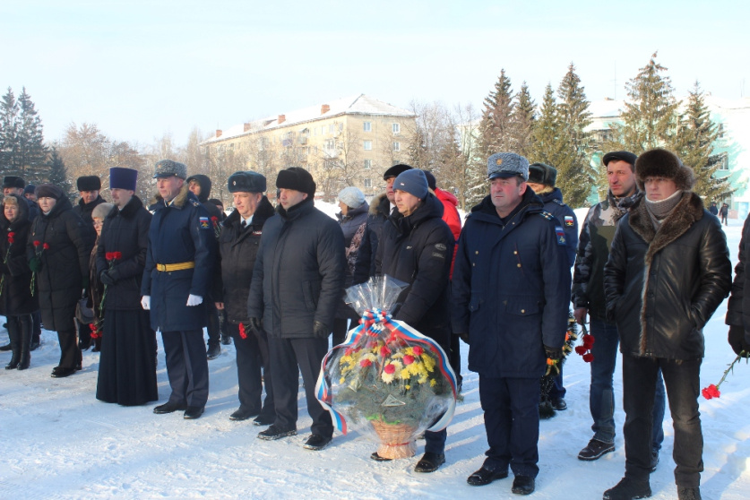 На площади Памяти и Славы состоялся митинг, приуроченный ко Дню защитника Отечества.