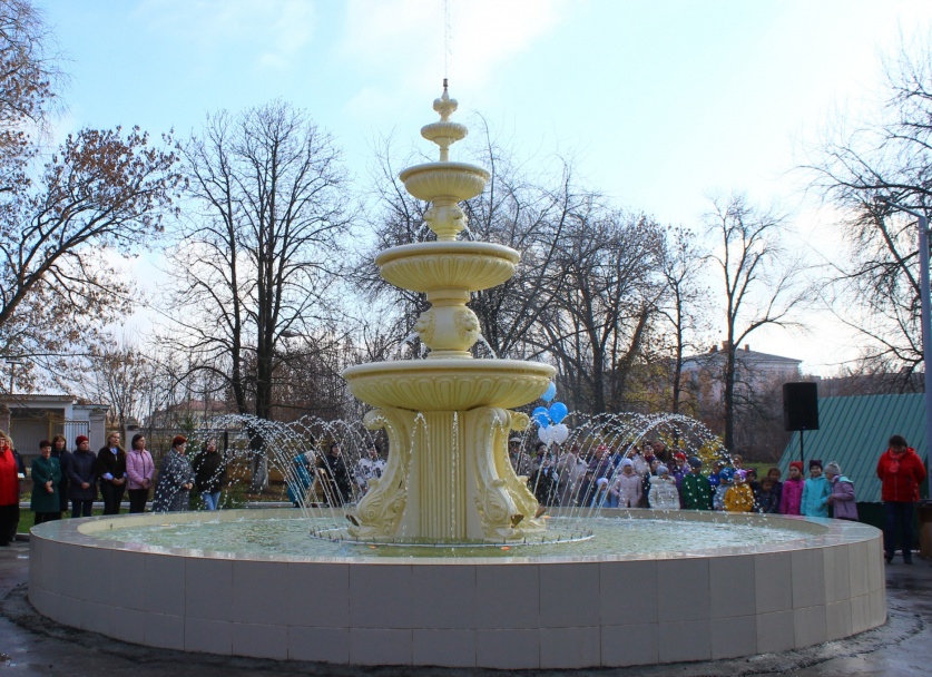 В городском парке культуры и отдыха г. Ртищево открылся новый фонтан