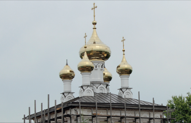 Новые купола установлены на храме Александра Невского