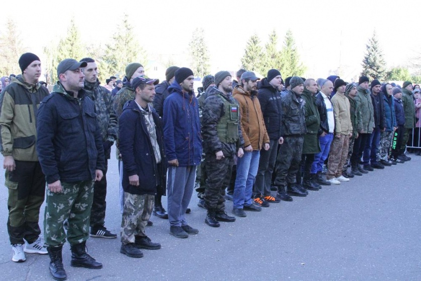 В Ртищеве проводили еще одну группу мобилизованных к местам службы