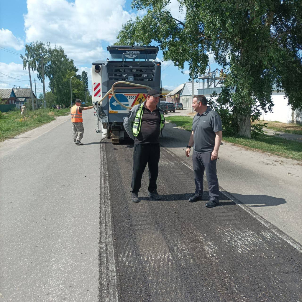 Продолжается ремонт городских дорог | 21.06.2024 | Ртищево - БезФормата