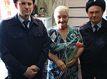Транспортные полицейские г. Ртищево поздравили женщин-ветеранов линейного отдела с Международным женским днём