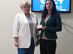 В УСПН Ртищевского района продолжается выдача новых удостоверений многодетным семьям.