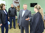 Панков с жителями Ртищева взяли на контроль благоустройство территории на ул. Победы