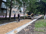 В городе продолжаются работы по ремонту тротуаров
