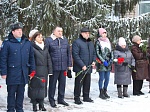 На здании школы установлена мемориальная доска
