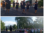 В сквере "Центральный" прошла развлекательная концертная программа "Мы желаем вам добра"