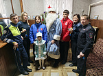 Ртищевские школьники поздравили тех,  кто работает в новогодние праздники