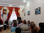 Ртищевские полицейские и представители общественности провели беседы с пенсионерами в рамках «Школы информационной безопасности»