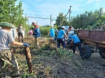 Жители села Макарово организовали субботник и облагородили территорию возле родника Гремучий