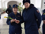 Сотрудники ЛО МВД России на станции Ртищево поздравили женщин с 8 Марта   
