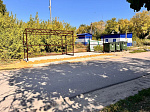 В городе ведется работа по обустройству контейнерных площадок для сбора твердых коммунальных отходов.