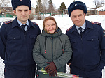 Транспортные полицейские г. Ртищево поздравили женщин-ветеранов линейного отдела с Международным женским днём
