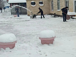 Территории лечебных и социозащитных учреждений оперативно расчищаются от снега